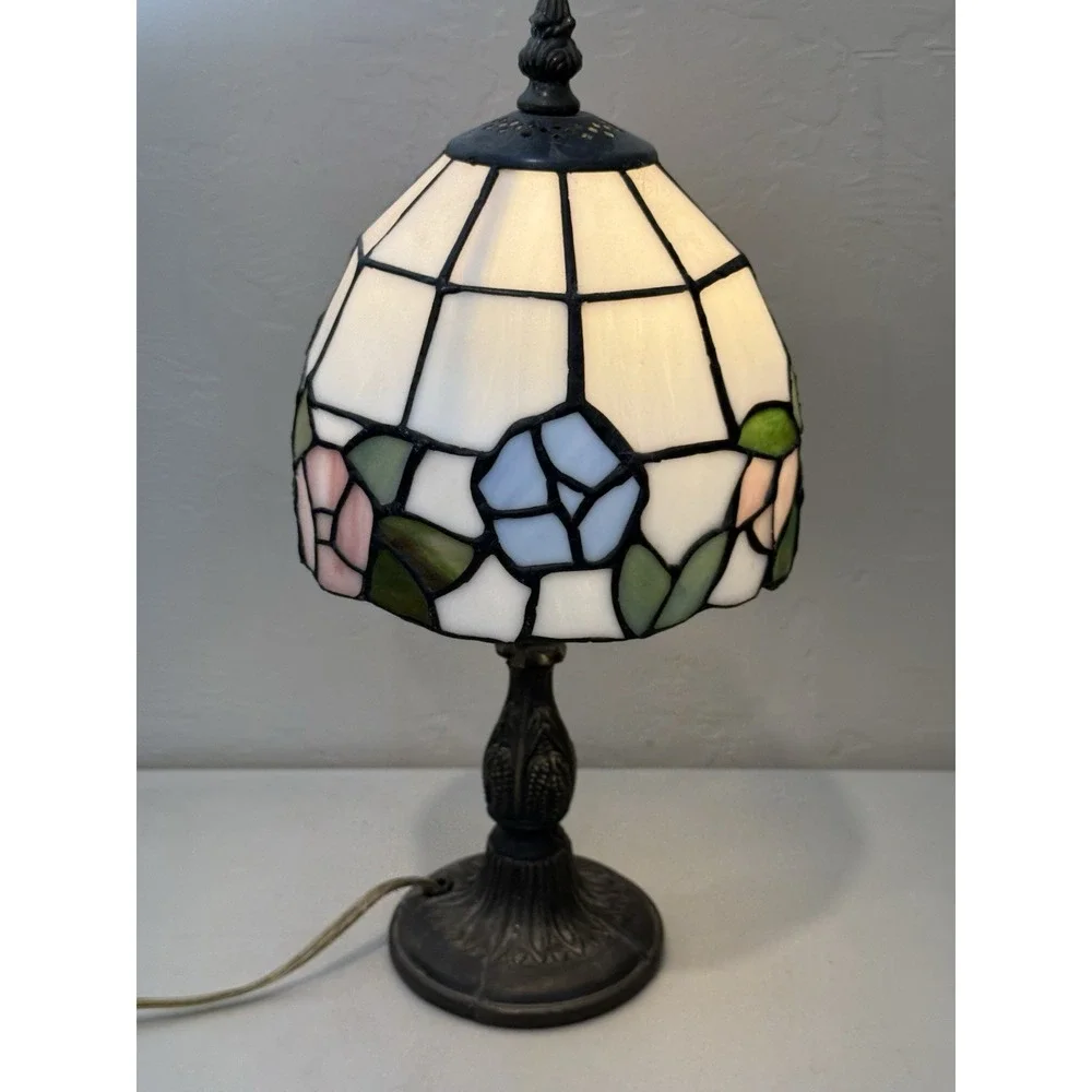 Vintage Tiffany Style Accent Table Lamp Pink Blue Roses Stained Glass Flower 13